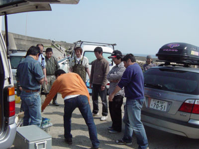 平成20 年4月5日 某漁港で貝採り提灯_a0107644_13171676.jpg
