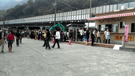 a0006605_23502486.gif