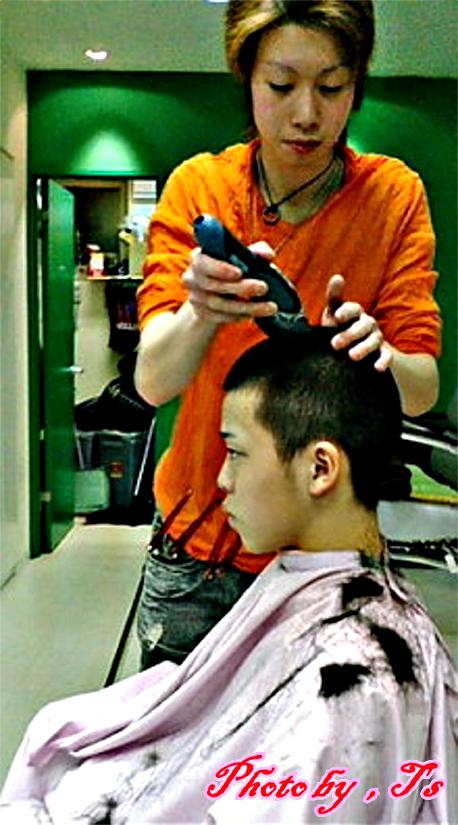断髪式 T S Another Face 断髪式 T S Another Face