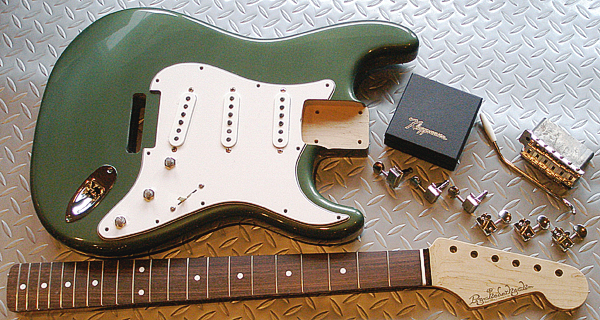 「Traditionalcaster・第2弾」の1本目の塗装が完了。_e0053731_19161940.jpg