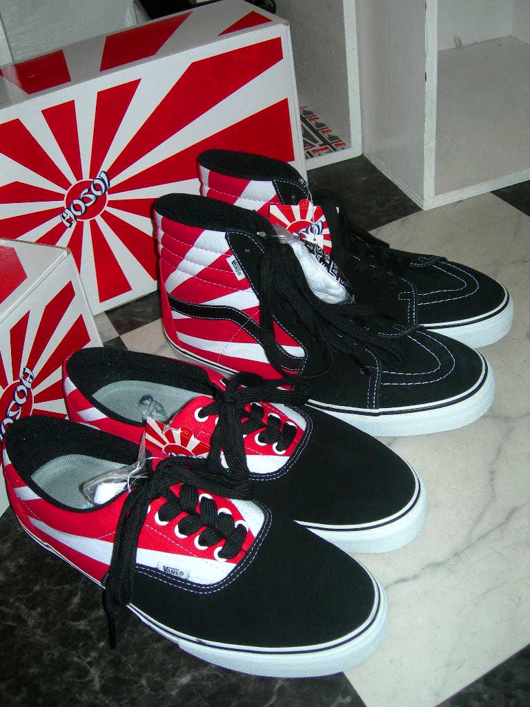 クリスチャン・ホソイなチャイナのVANS。_c0078333_2147031.jpg