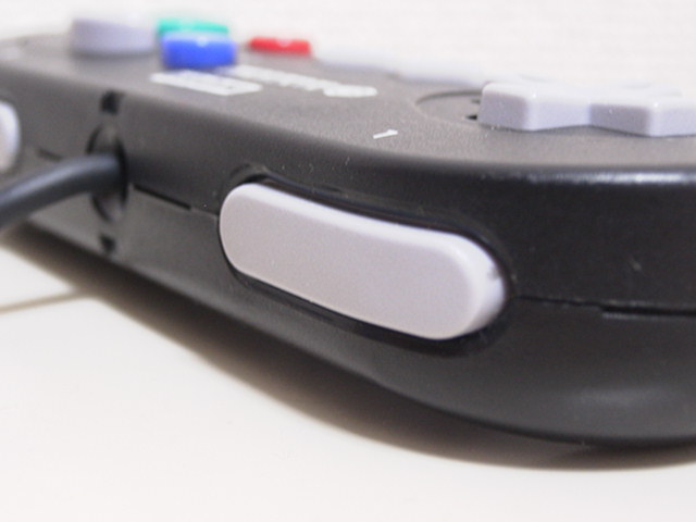 【レビュー】HORI デジタルコントローラ_c0004568_22333387.jpg