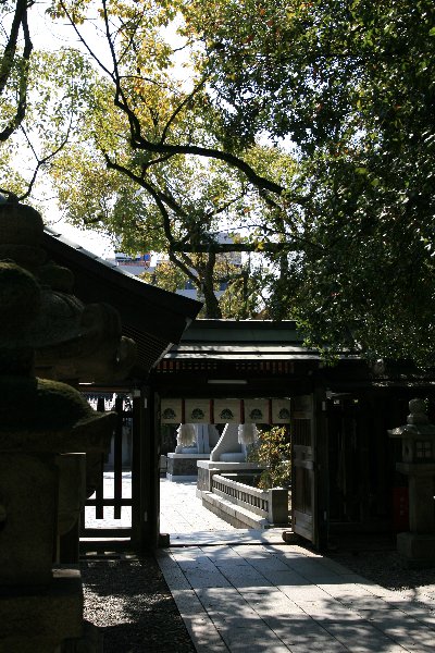 チャリで神社巡り　～湊川神社～_d0152960_2159141.jpg