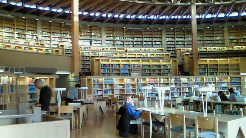 AIUの新図書館_c0092751_0363744.jpg