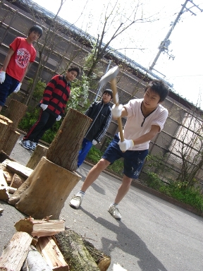薪割り体験。_a0045293_1324445.jpg