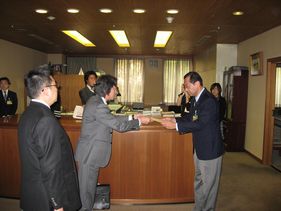 名古屋市議会議長に政務調査費調査の申し入れ_d0011701_1323740.jpg