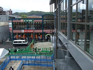 速報・ＪＲ矢野駅新駅舎・駅ビルオープン②ＪＲ矢野駅駅舎から望む_b0095061_1534157.jpg