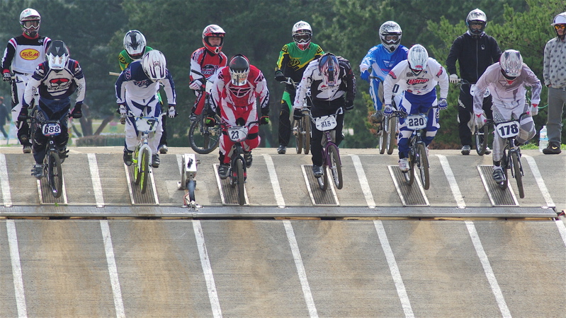 2008JBMXF全日本BMX選手権大会INひたちVOL2エリートクラス予選第3ヒート~準決勝_b0065730_1103696.jpg