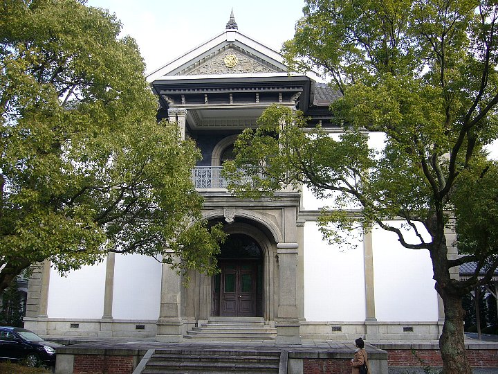 龍谷大学大宮学舎本館_c0112559_15144144.jpg