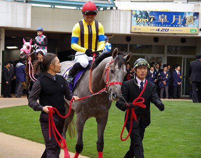 皐月賞はアグネスタキオン産駒・キャプテントゥーレが堂々 皐月賞はアグネスタキオン産駒・キャプテントゥーレが堂々
