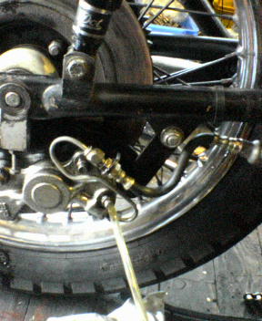 Triumph T140 rear brake : supreme motorworks diary