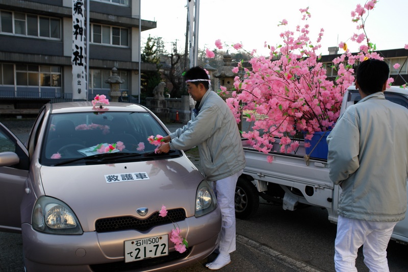 4月6日　曳山祭　未申桜輪会　06：56_b0013157_929624.jpg