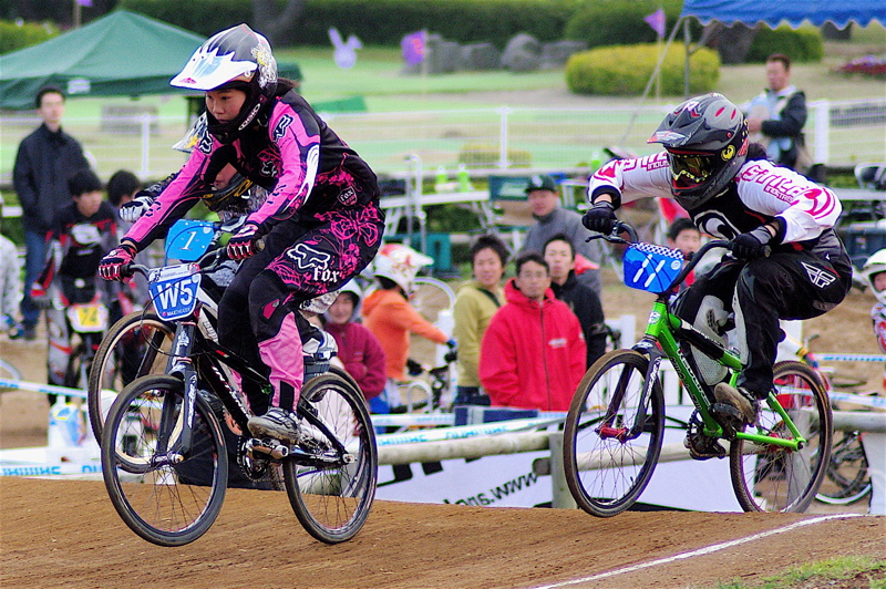 2008JBMXF全日本BMX選手権大会INひたちVOL11ガールズ13〜15才クラス、B５＆６クラス決勝_b0065730_1764631.jpg