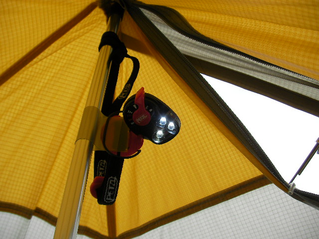 Sierra Designs Origami 2 Ultralight Tent // ワンポールにライトを付ける_f0113727_6144989.jpg