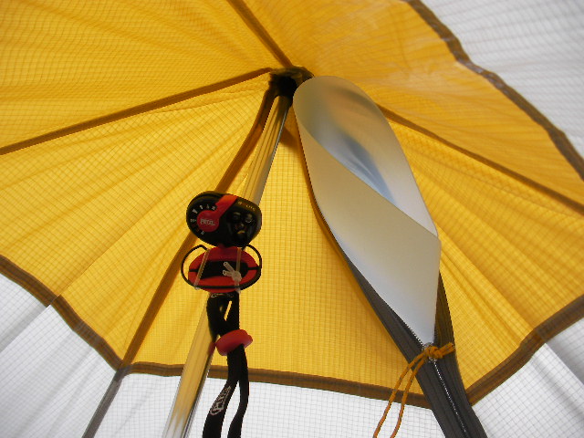 Sierra Designs Origami 2 Ultralight Tent // ワンポールにライトを付ける_f0113727_6155464.jpg