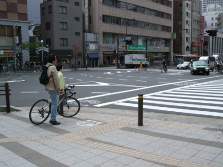 東京の自転車事情_e0138081_18422459.jpg