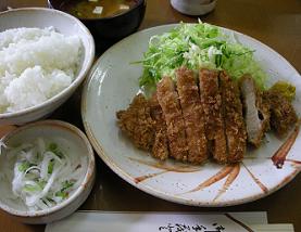 本郷商店応接室でとんかつをいただく_c0030645_20141281.jpg