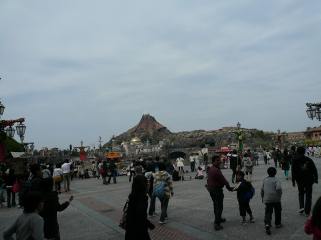 初めてのディズニーシー_a0077616_18222947.jpg