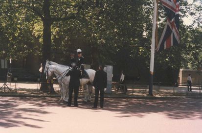 The Queen in Portraits_d0148729_2024261.jpg