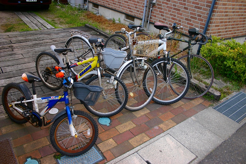 自転車小屋を作る_f0011412_21554996.jpg