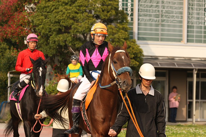 2008年4月27日(日) 高知競馬 11R_a0077663_1244544.jpg