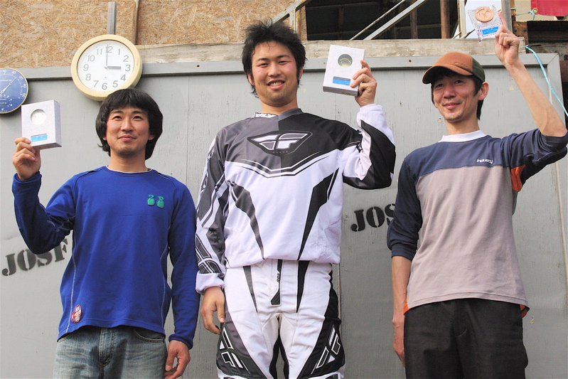 2008緑山４月定期戦VOL１２BMX３０オーバー、マスターズクラス決勝_b0065730_1934294.jpg