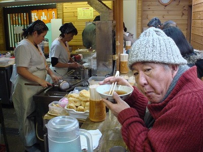 パブと立ち食い蕎麦屋は似ている_f0164058_1533137.jpg