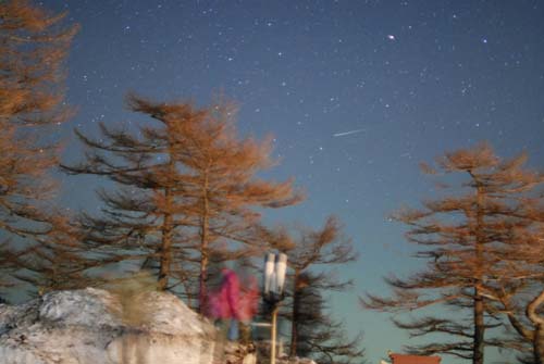 明けの空　流れ星と宇宙ステーションを見よう_e0120896_6531637.jpg