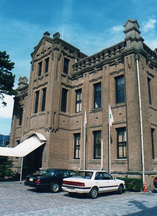 旧サッポロビール九州工場・事務所棟(大正モダン建築探訪)_f0142606_1235473.jpg
