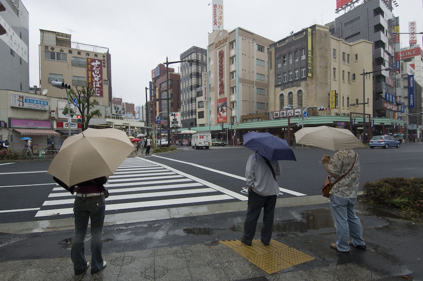 今日は浅草も雨_f0077849_12573944.jpg