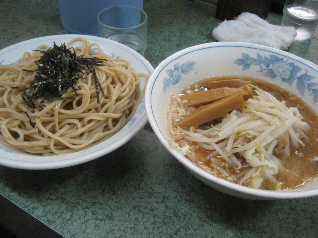 ラーメン二郎の「つけ麺」＠小滝橋通り店_b0042308_2159847.jpg