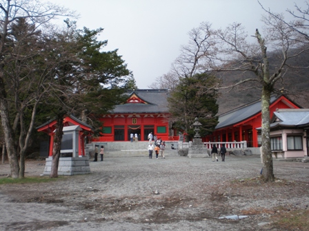 ＧＷ群馬の旅　２日目　その３　こもちの湯・赤城神社・覚満淵_b0080342_0324367.jpg