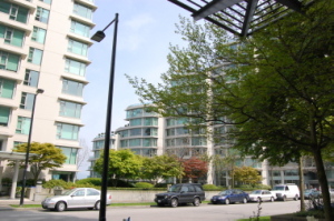 ダウンタウンのコンドミニアム見学。_d0129786_1539277.jpg