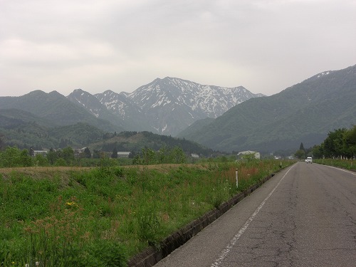 浦佐駅からの緑の並木道・駒ケ岳_a0084753_16524522.jpg