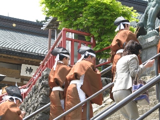 日の出祭り_a0043326_23205066.jpg