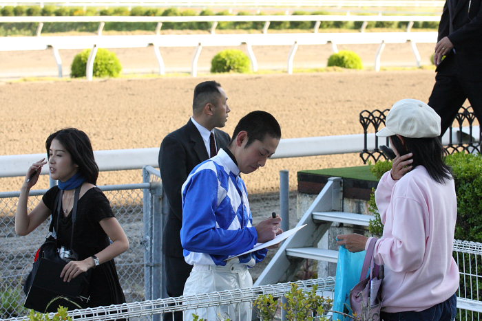 濱田達也騎手、初勝利が重賞制覇！！_a0077663_20214820.jpg