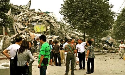 死者1万名!中国四川省大地震第1報_d0123476_11152631.jpg