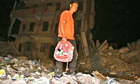 死者1万名!中国四川省大地震第1報_d0123476_1126128.jpg