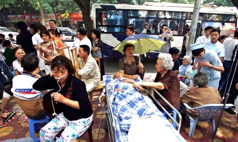 死者1万名!中国四川省大地震第1報_d0123476_11283549.jpg