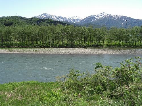 八海山と魚野川_a0084753_17122380.jpg