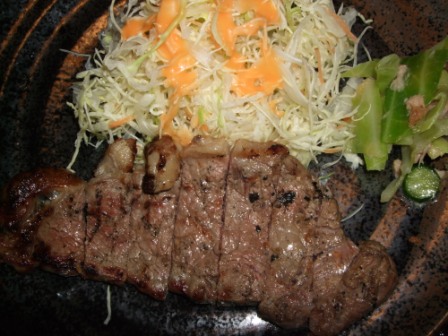 ランチセットの肉なのに．．．_e0138081_18581211.jpg