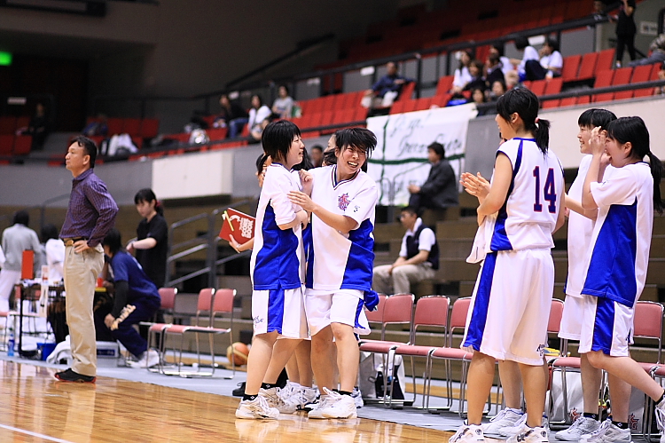 2008/04/29/全関西女子/関西外国語大学-武庫川女子大学@尼崎市総合体育館06_c0119900_125658.jpg