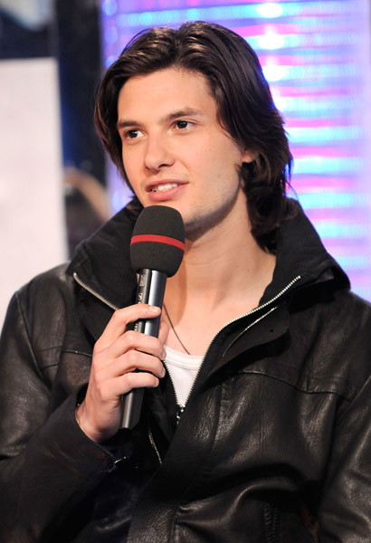  Prince Caspian Visit MTV\'s \"TRL\"‥_f0017012_21591763.jpg