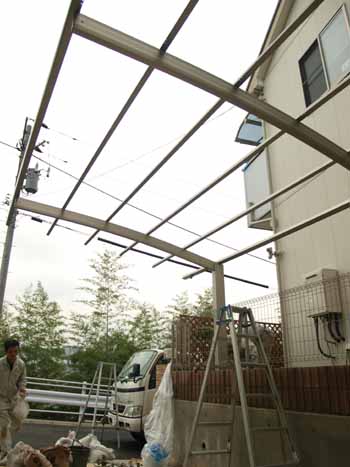 雨雨　降れ降れ　カーポート_c0122670_2250525.jpg