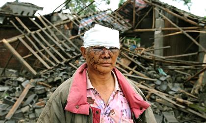地震4日目・死者5万 負傷者10万 生き埋め1万2千名_d0123476_19571263.jpg