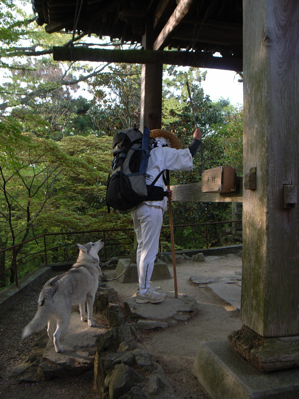 出たな! 化けもの! ~4月23日 根来寺_c0049299_2152857.jpg