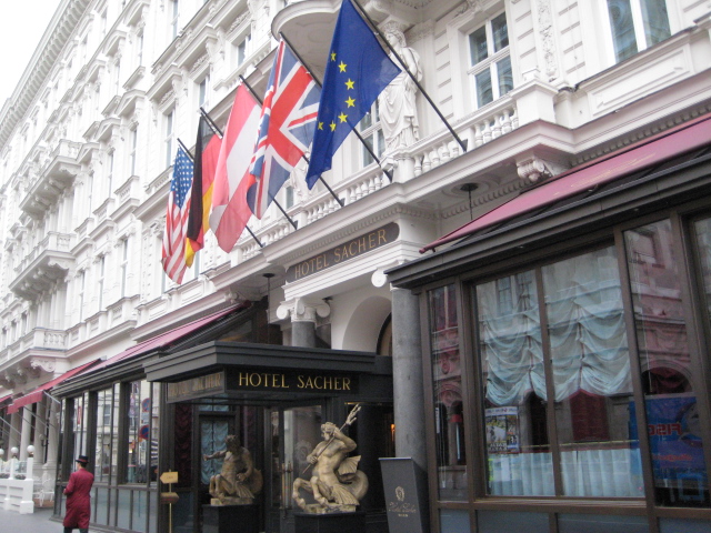 ホテルザッハーウィーン － Café Sacher Wien_a0107820_2035843.jpg