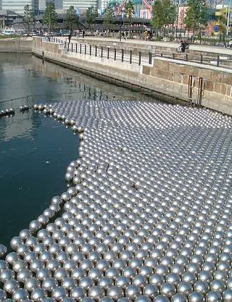 横浜トリエンナーレ : 建築士↓の自然体