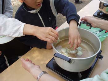 よもぎだんごづくり_b0049307_12472030.jpg