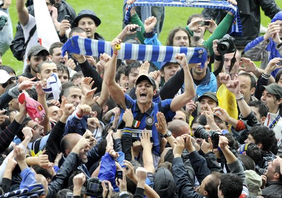 SCUDETTO!!　　　 Stadio Ennio Tardini Di PARMA _f0074725_27349.jpg